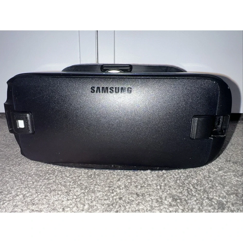 Samsung Gear VR (2016) SM-R323N Virtual Reality Headset - Blue Black Untested